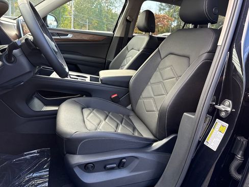 New 2026 Volkswagen Atlas SE image 3