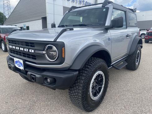 Used 2024 Ford Bronco Black Diamond w/ Sasquatch Package AWD/4WD image 3