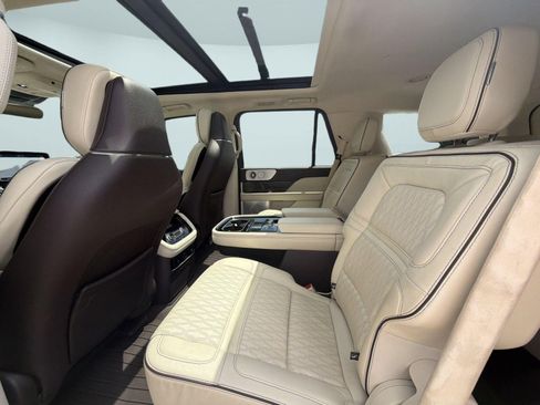 Used 2021 Lincoln Navigator Black Label w/ Cargo Convenience Package AWD/4WD image 25