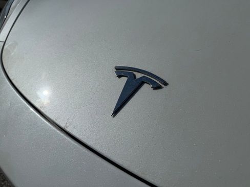 Used 2022 Tesla Model Y Long Range image 6