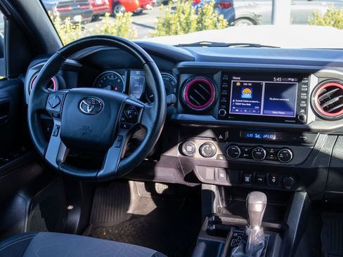 Used 2022 Toyota Tacoma TRD Sport AWD/4WD image 11