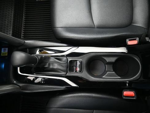 Used 2022 Toyota Corolla Cross XLE w/ Convenience Package image 31