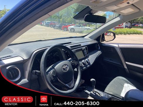 Used 2018 Toyota RAV4 LE w/ All Weather Liner Package FWD image 3