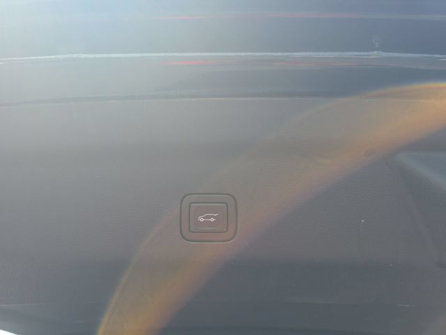 Used 2021 GMC Yukon Denali AWD/4WD image 15
