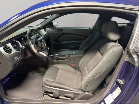 Used 2012 Ford Mustang GT Premium w/ GT Coupe Accessory Pkg 5 RWD image 8