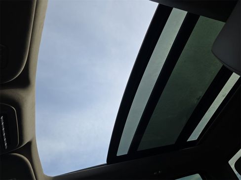 Used 2025 Ford F450 Platinum w/ Platinum Plus Package image 31