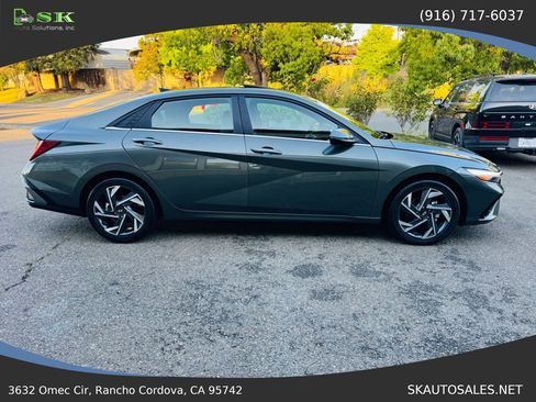 Used 2024 Hyundai Elantra Limited FWD image 7