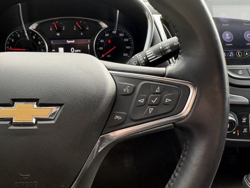 Used 2021 Chevrolet Equinox LT image 16