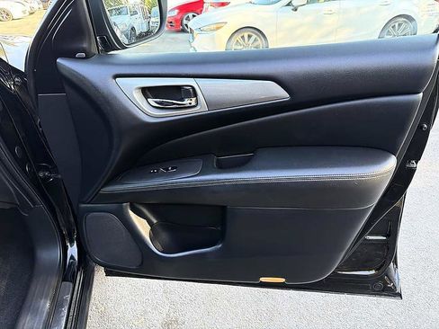 Used 2018 Nissan Pathfinder SL w/ Midnight Edition Package AWD/4WD image 25