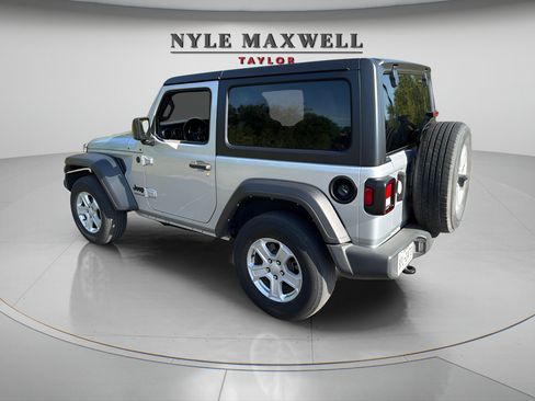 Used 2022 Jeep Wrangler Sport AWD/4WD image 5