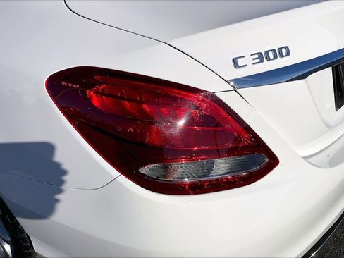 Used 2018 Mercedes-Benz C 300 Sedan image 25