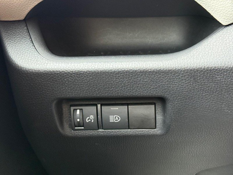 Used 2022 Toyota RAV4 XLE AWD/4WD image 29