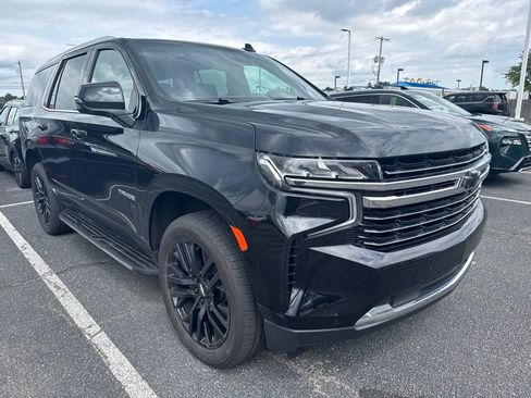 Used 2021 Chevrolet Tahoe LT w/ LT Signature Package AWD/4WD image 3