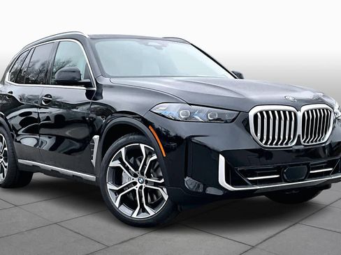 New 2026 BMW X5 xDrive50e w/ Climate Comfort Package image 2