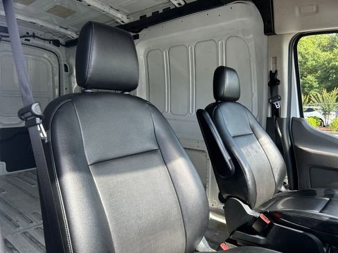 Used 2023 Ford Transit 250 Medium Roof RWD image 14