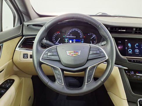 Used 2017 Cadillac XT5 Luxury w/ Driver Awareness Package image 15