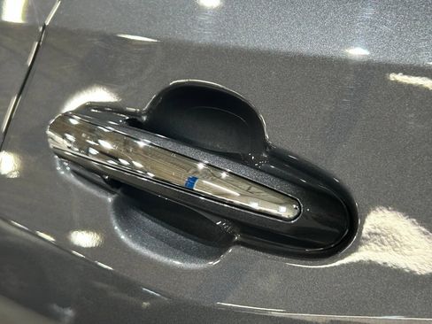 Used 2025 Toyota RAV4 Limited FWD image 17