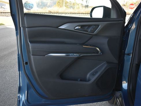 New 2026 Chevrolet Traverse LT w/ LPO, Floor Liner Package image 12