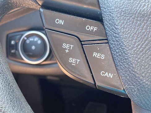 Used 2017 Ford Escape SE image 24