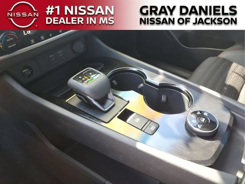 Certified 2025 Nissan Rogue SV AWD/4WD image 20
