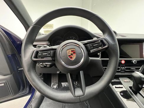 Certified 2025 Porsche Macan AWD/4WD image 7
