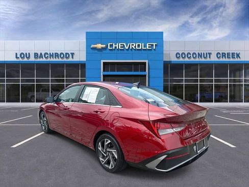 Used 2025 Hyundai Elantra SEL FWD image 6