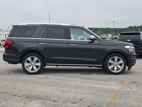 Used 2023 Ford Expedition Platinum RWD image 7