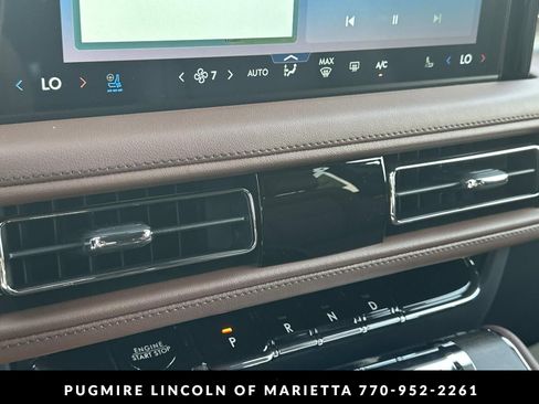 New 2026 Lincoln Aviator Reserve w/ Illumination Package RWD image 23