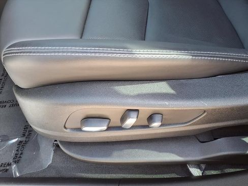 Certified 2024 Cadillac XT5 Premium Luxury FWD image 21