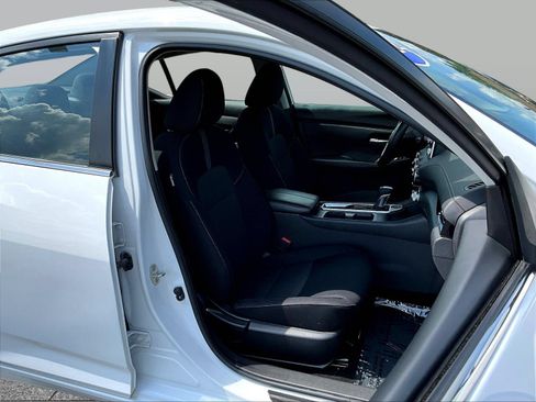 Used 2024 Nissan Sentra SV w/ All-Weather Package FWD image 31