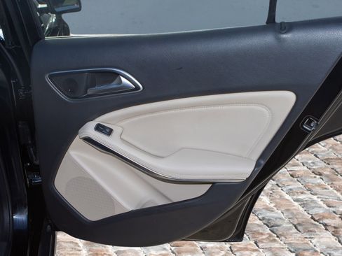 Used 2020 Mercedes-Benz GLA 250 GLA 250 w/ Multimedia Package image 14