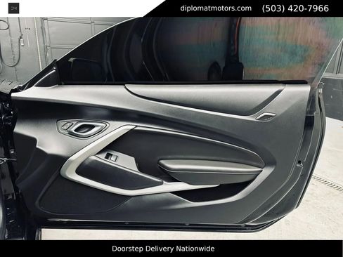 Used 2018 Chevrolet Camaro SS RWD image 73