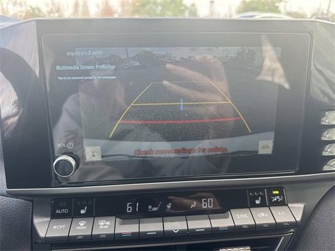 Used 2025 Toyota Camry LE image 21