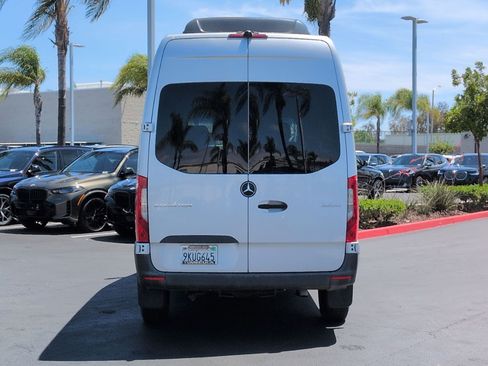Used 2019 Mercedes-Benz Sprinter 2500 image 9