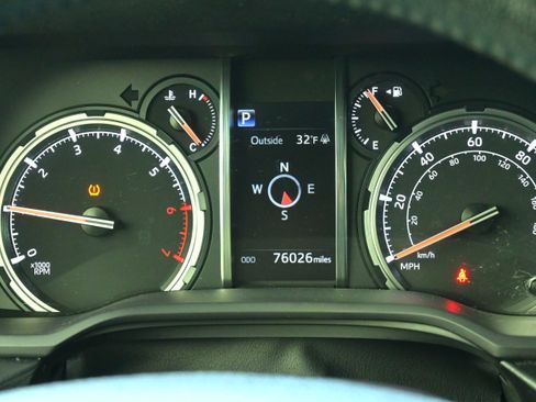 Used 2021 Toyota 4Runner Venture w/ Moonroof Package image 24