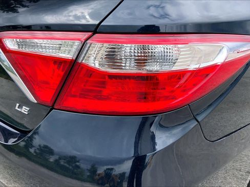 Used 2017 Toyota Camry LE FWD image 30