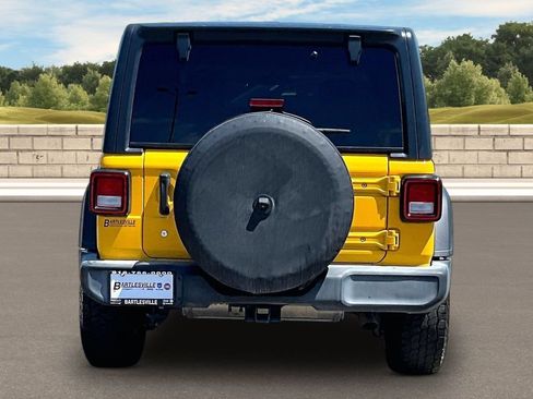Used 2019 Jeep Wrangler Sport AWD/4WD image 4
