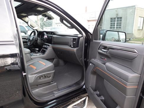 Used 2024 GMC Sierra 1500 AT4 w/ AT4 Premium Package image 34