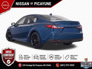 Used 2025 Toyota Camry SE w/ Convenience Package FWD video 3
