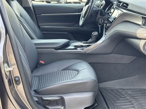 Used 2020 Toyota Camry SE image 14