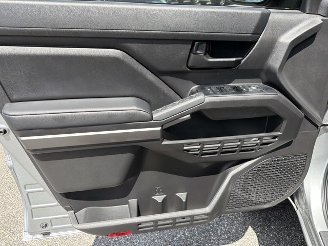 Used 2026 Toyota Tacoma SR5 AWD/4WD image 7