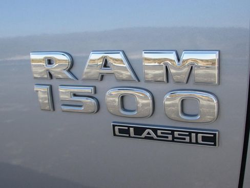 Used 2019 RAM 1500 Classic SLT image 4