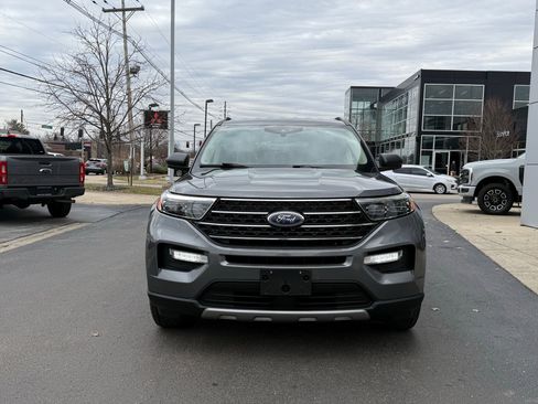 Used 2021 Ford Explorer XLT w/ Equipment Group 202A image 6