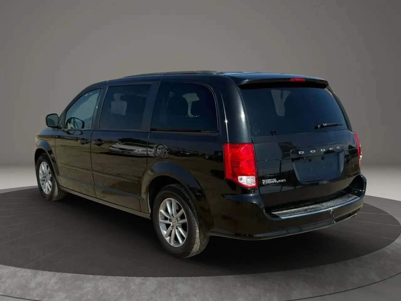 Used 2015 Dodge Grand Caravan SXT FWD image 8