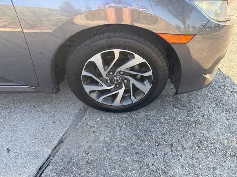 Used 2018 Honda Civic EX image 23
