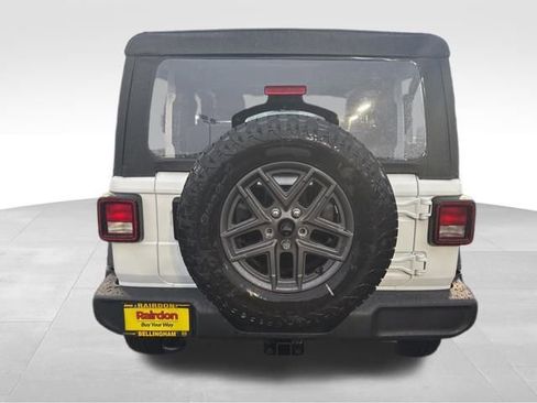 Used 2025 Jeep Wrangler Sport image 7