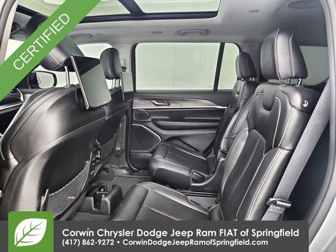 Used 2023 Jeep Grand Cherokee L Limited w/ Black Appearance Package AWD/4WD image 32