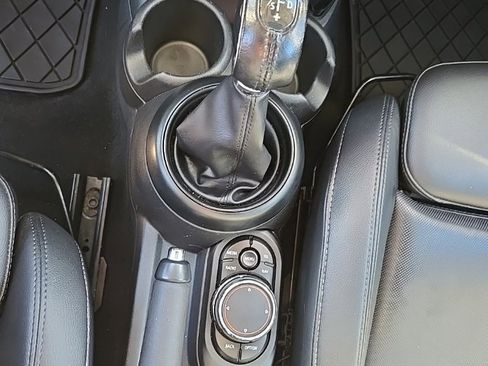Used 2018 MINI Cooper S image 27