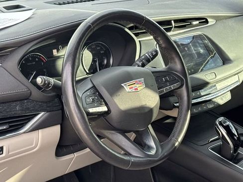 Used 2022 Cadillac XT4 Premium Luxury w/ Enhanced Visibility Package image 14