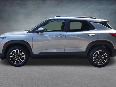 Used 2025 Chevrolet TrailBlazer LT AWD/4WD image 4